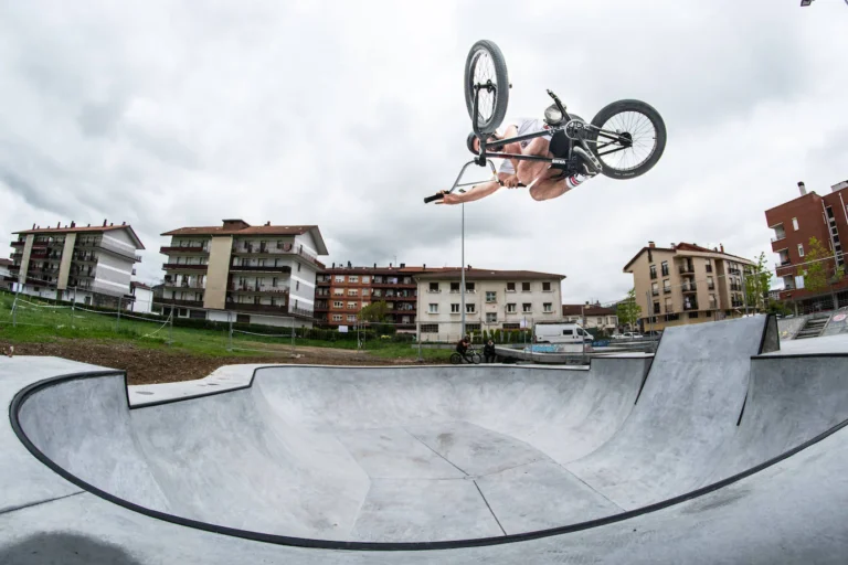 Amurriok Abiagako ‘skatepark bowl’a inauguratuko du skater profesionalekin