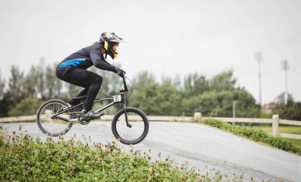 BMX (Bicycle Moto Crossen akronimoa) txirrindularitzaren modalitate akrobatiko bat da. Kalifornian sortu zen 1970eko hamarkadan eta 2008ko Olinpiar jokoetatiketatik kirol olinpikoa da.