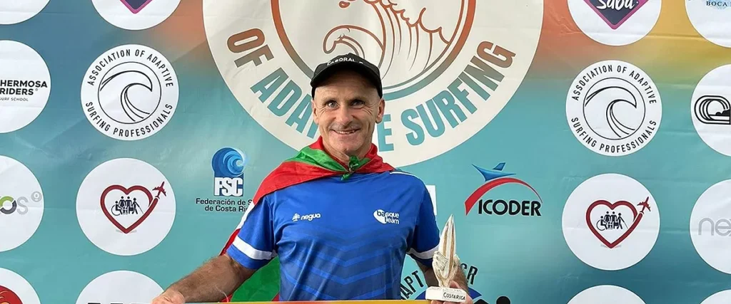 Aitor Francesena surflaria matematikoki gailendu du munduko bi zirkuitutan